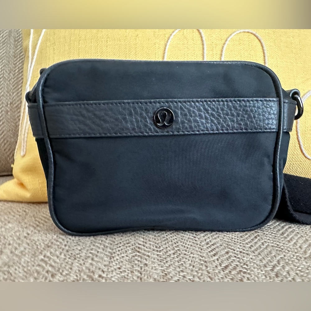 Lululemon Black Cross Body Bag